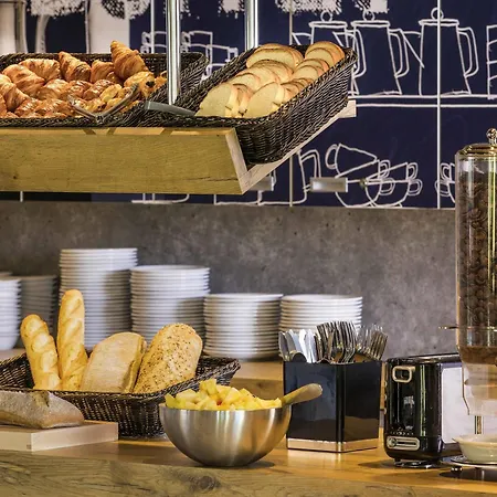 Ibis Budget Saint Quentin Yvelines - Velodrome مونتينيو لي بروتون