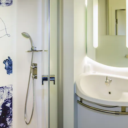 Ibis Budget Saint Quentin Yvelines - Velodrome مونتينيو لي بروتون