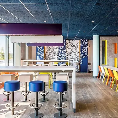 Ibis Budget Saint Quentin Yvelines - Velodrome מלון מונטיגני-לה-ברטונאוקס