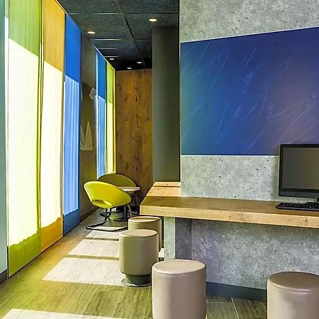 Ibis Budget Saint Quentin Yvelines - Velodrome מלון 2*