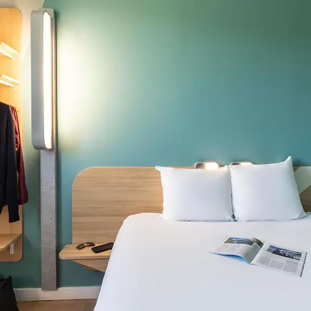 Ibis Budget Saint Quentin Yvelines - Velodrome Hotel 2*
