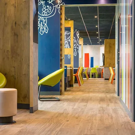 Ibis Budget Saint Quentin Yvelines - Velodrome Hotel 2*