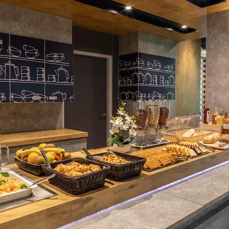 Ibis Budget Saint Quentin Yvelines - Velodrome Hotel