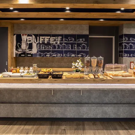 Ibis Budget Saint Quentin Yvelines - Velodrome Hotel Montigny-le-Bretonneux