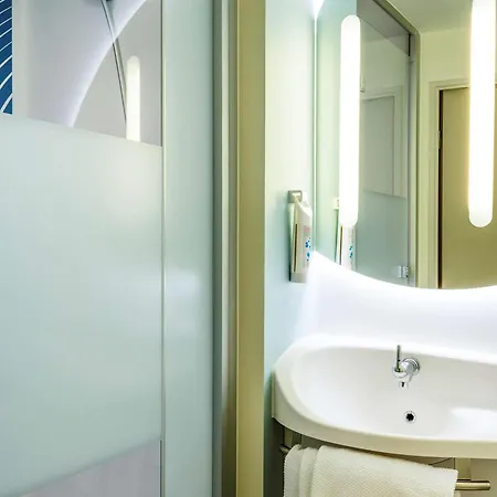 Ibis Budget Saint Quentin Yvelines - Velodrome فندق