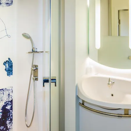 Ibis Budget Saint Quentin Yvelines - Velodrome Hotel 2*